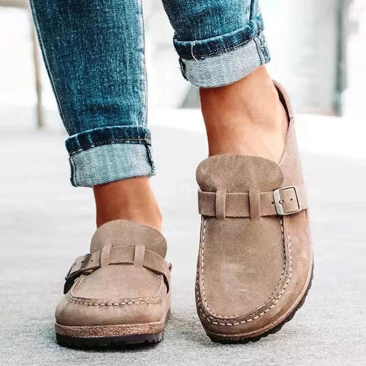 Damen Slipper aus Wildlederoptik mit Schnallendetail